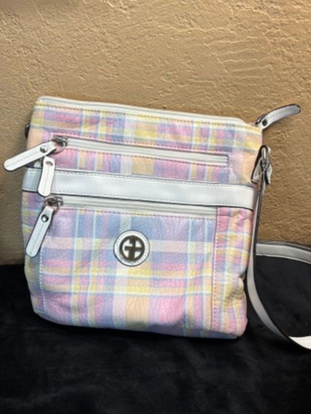 Gianni Bernini sm adjustable cross body bag- VERY CUTE & SOFT